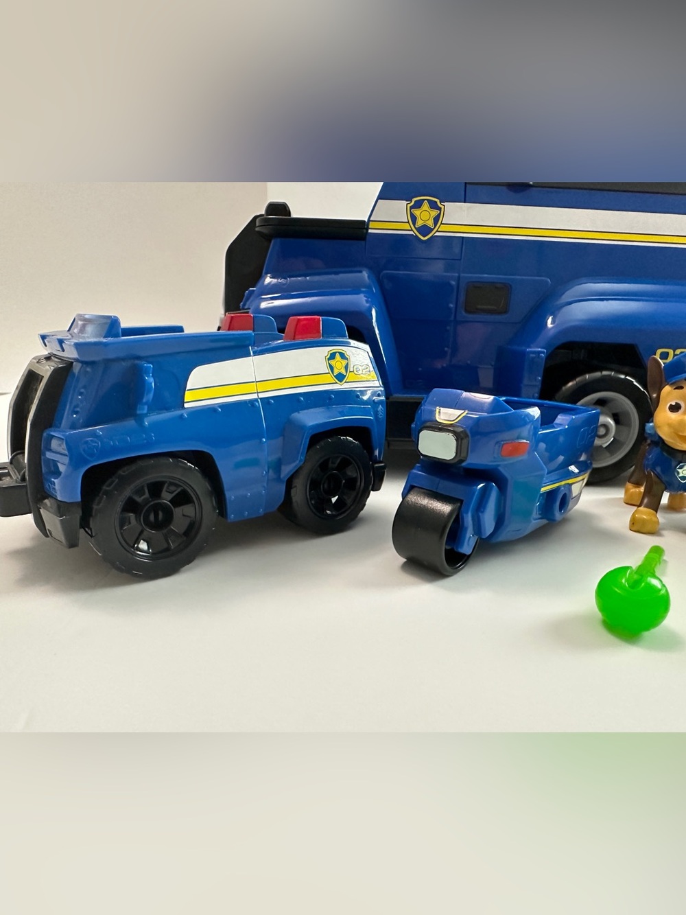 PAW Patrol toy bundle. Chase Ultimate Cruiser and extra accessories. - Picture 3 of 16